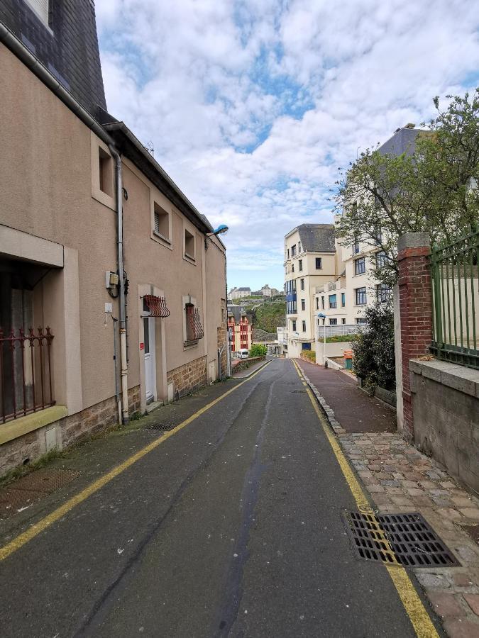 Appartamento Le Petit Michelet Granville Esterno foto