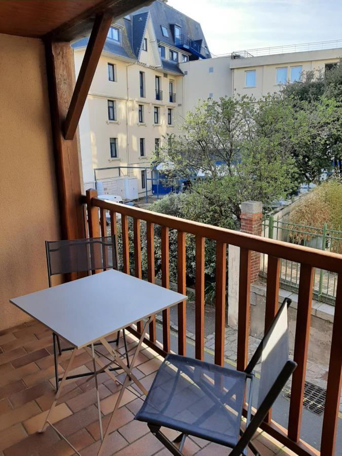 Appartamento Le Petit Michelet Granville Esterno foto